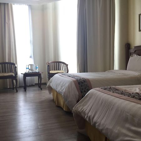 Regal Court Hotel กูชิง ภายนอก รูปภาพ