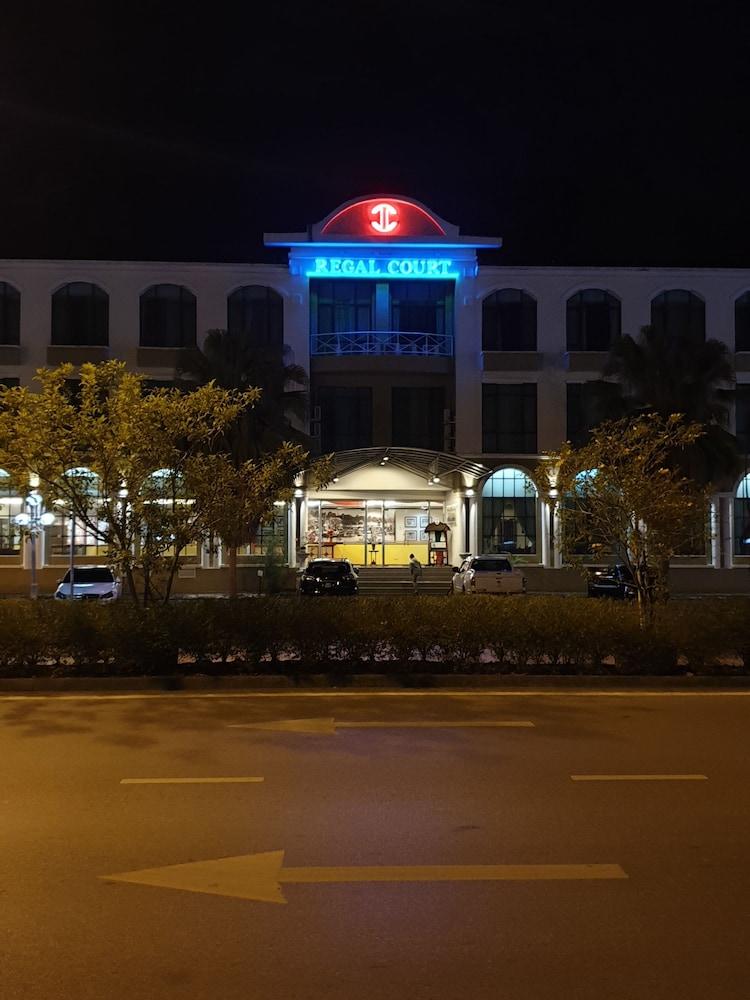 Regal Court Hotel กูชิง ภายนอก รูปภาพ