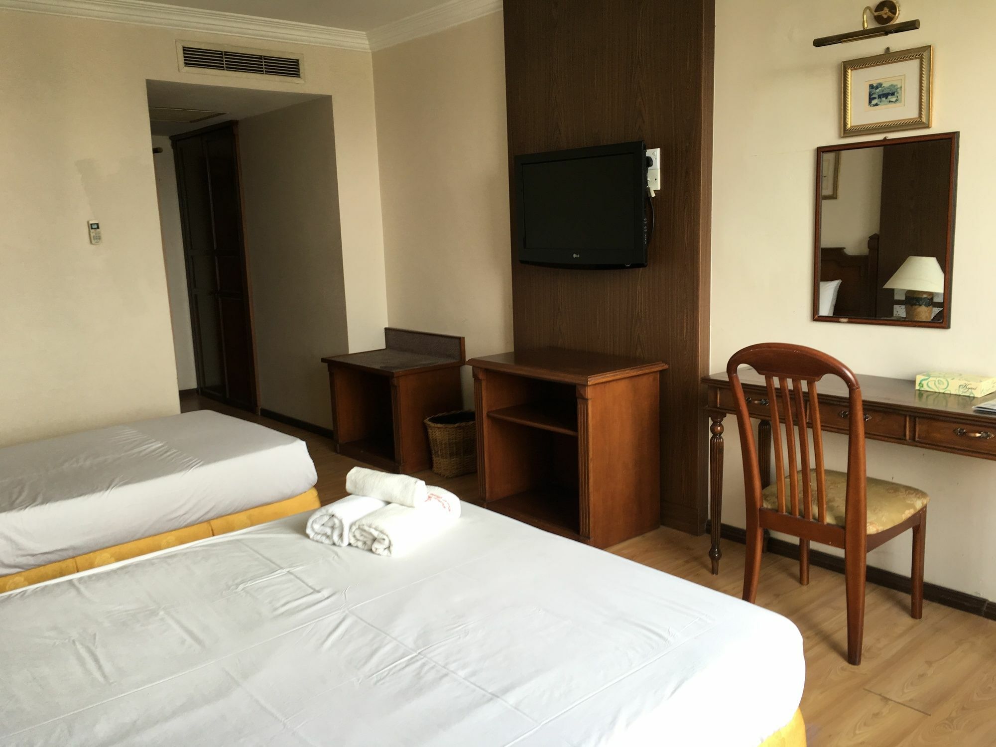 Regal Court Hotel กูชิง ภายนอก รูปภาพ